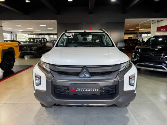 MITSUBISHI L200 TRITON 2.4 16V TURBO DIESEL SPORT OUTDOOR PLUS CD 4P 4X4 AUTOMÁTICO MITSUBISHI L200 TRITON 2.4 16V TURBO DIESEL SPORT OUTDOOR PLUS CD 4P 4X4 AUTOMÁTICO